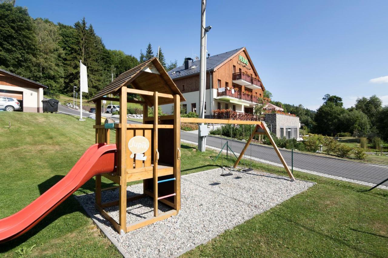 Peras Wellness Hotel Ludvíkov Zewnętrze zdjęcie